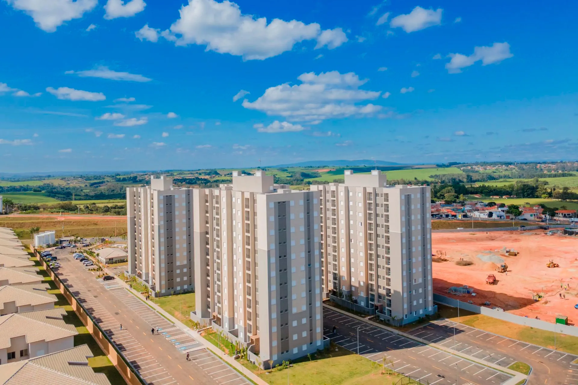 Vista aérea do Portal Torres de Novara no bairro Benfica, Tatuí