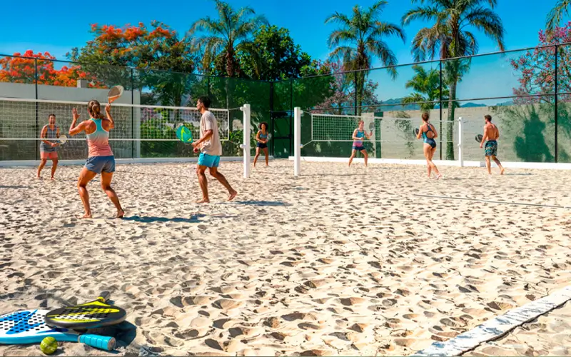 Quadras de beach tennis do Beach Clube do Villa Flamboyant