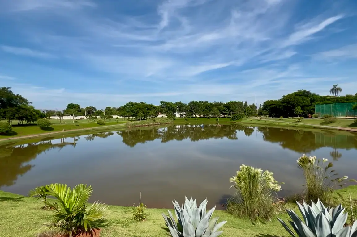 Lago do Village Manacá